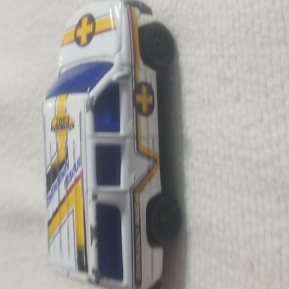 Matchbox Emergency Rescue Jeep - Picture 3 of 5